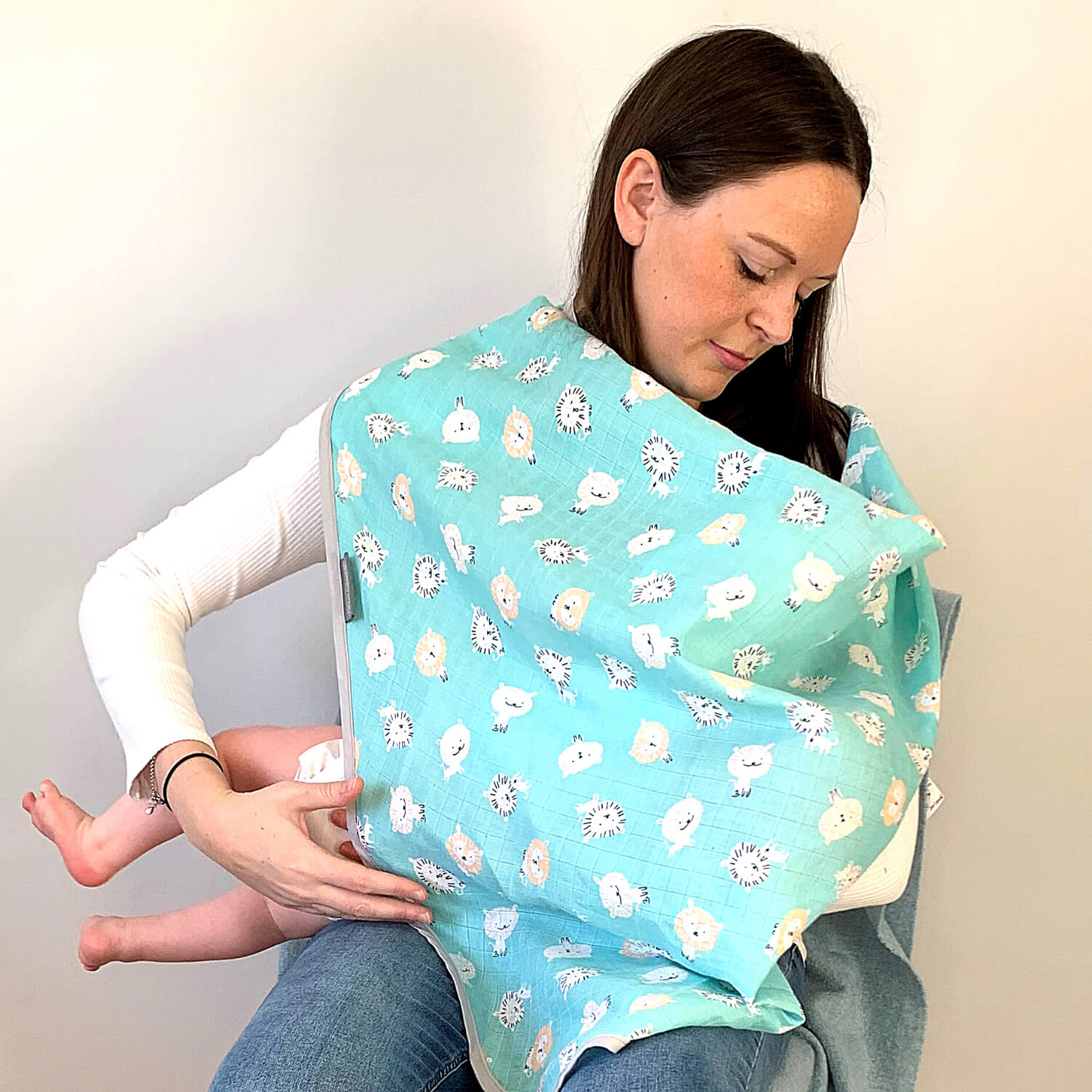Loveable Lion 6 in 1 MultiMuslin - Breastfeeding Cover - Cheeky Chompers